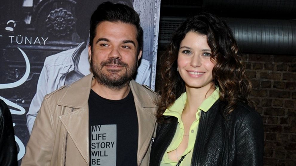 Beren Saat čaká dvojičky!