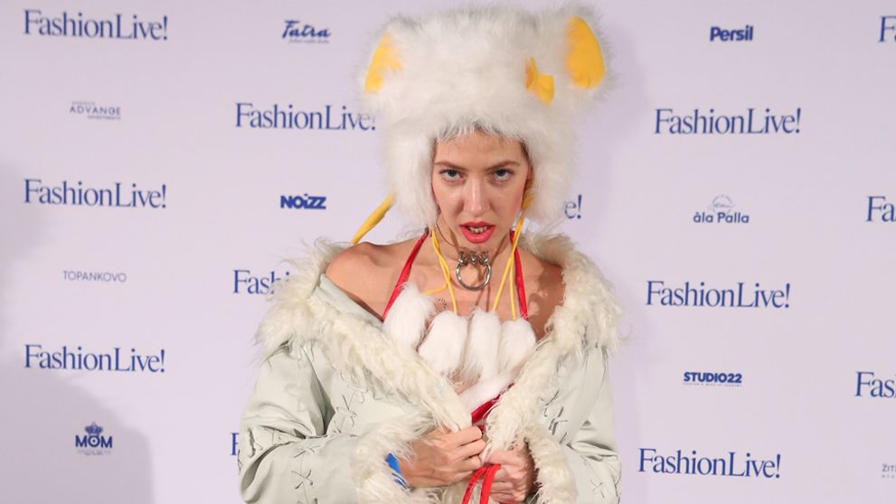 Extravagantná Wortex pokračuje: Na prehliadku prišla s prestrelenou hlavou