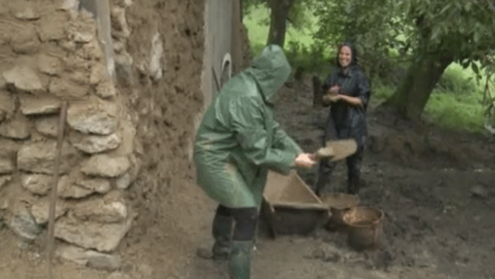 Blatová vojna! Farmárkam šibe!