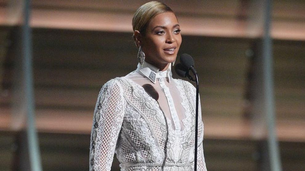 Toto si nikto v živom vysielaní nevšimol. Beyoncé a jej odhalené intímne partie
