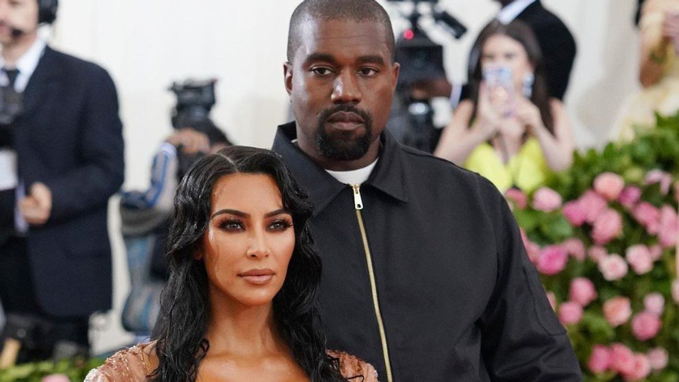 Kim Kardashian prvýkrát ukázala štvrté dieťa. Prezradila aj jeho meno