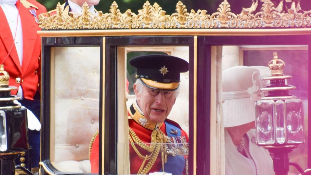 Gesto zmierenia? Kráľ Karol sa chystá navštíviť Harryho a Meghan