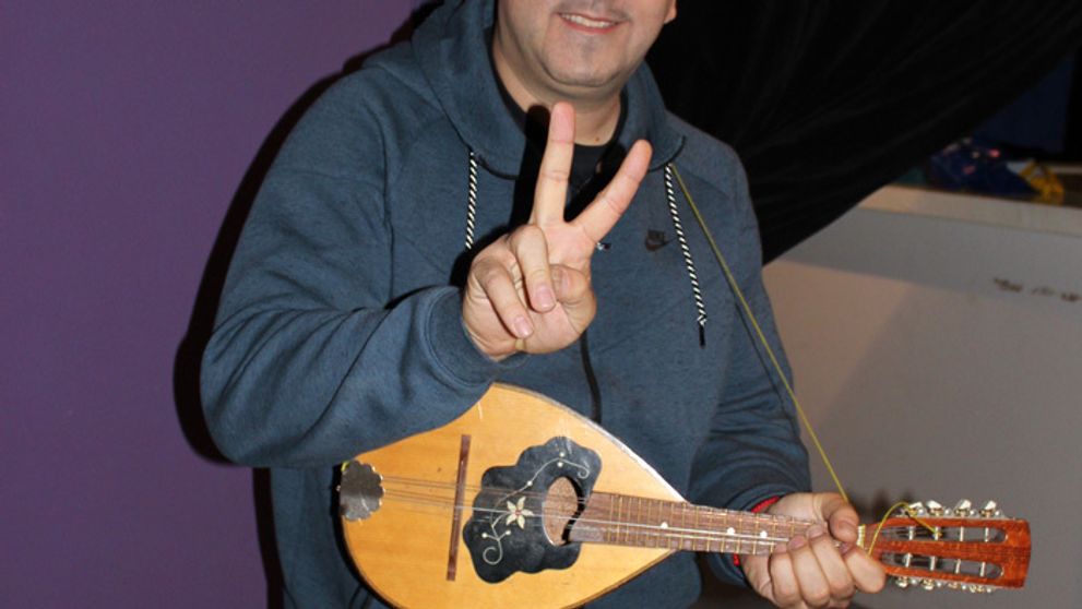 Len ty, ja a mandolína... Ktorý slovenský komik paroduje Adama Ďuricu?