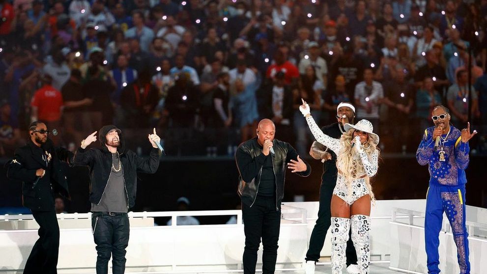 Veľkolepejšie to už ani nemohlo byť: Polčasovú šou Super Bowl ovládli legendy