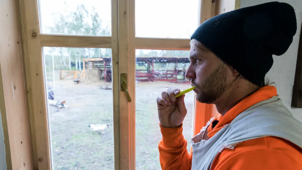 Poriadny úlet finalistu Farmy! Pristane Lukášovi tento šialený účes?