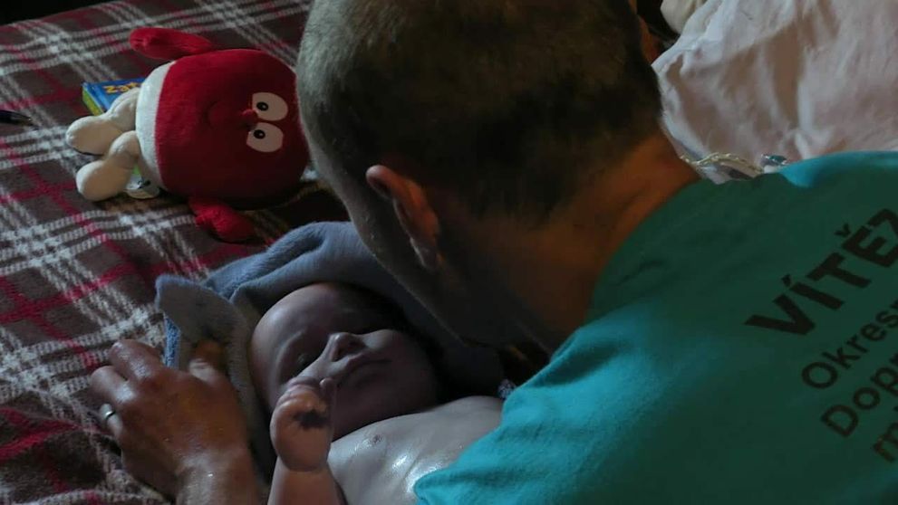 Neuveríte, k čomu donútila náhradného manžela!