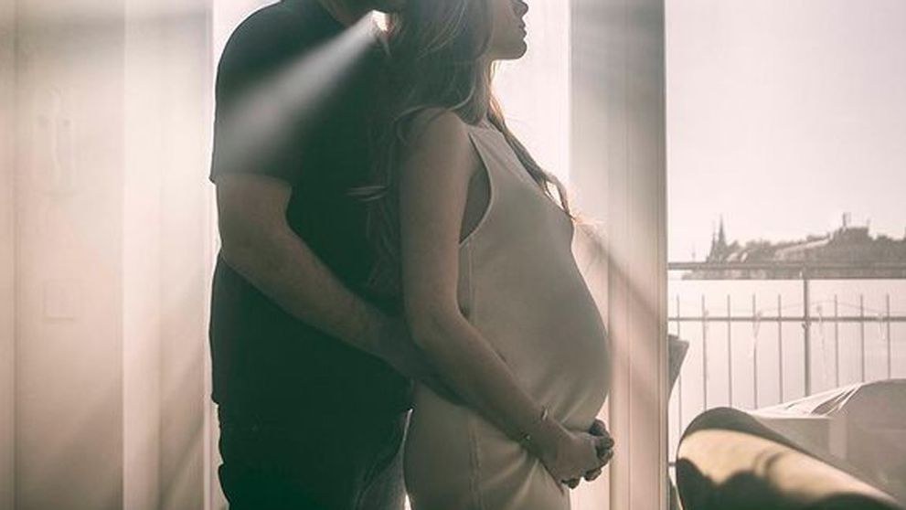 Obľúbený moderátor je otcom: Prvorodený synček dostal nádherné meno