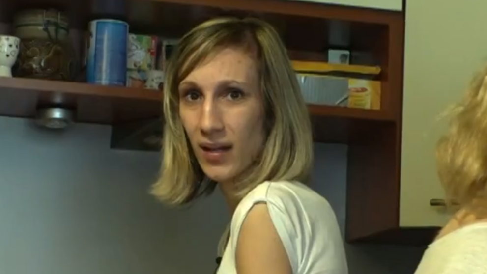 Pikantný záber v Zámene manželiek! Polonahá manželka bez nohavičiek