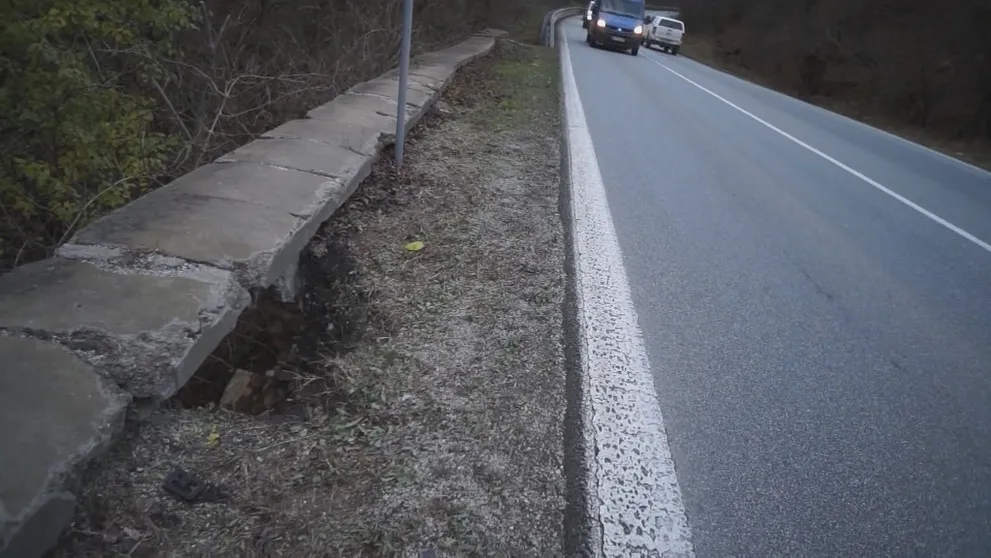Priechod Soroška už pre vodičov nie je bezpečný, rozpadáva sa jeho oporný múr