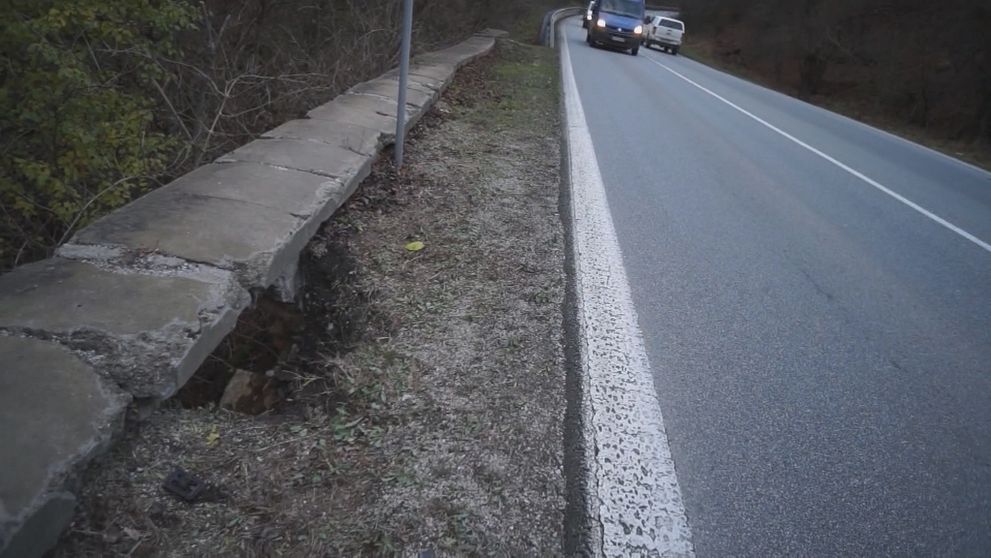 Priechod Soroška už pre vodičov nie je bezpečný, rozpadáva sa jeho oporný múr