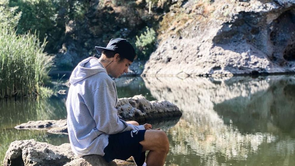 Spevák obvinený zo znásilnenia prehovoril. Dôkazy hovoria za všetko