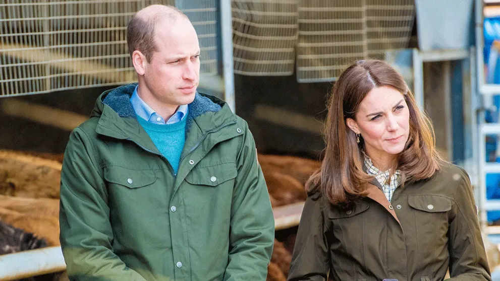 Došlo aj na kráľovskú rodinu. Pre pandémiu v pohotovosti aj William s Kate