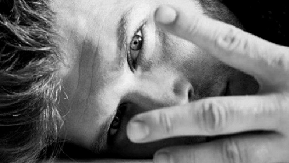 Dámy, pripravte si vreckovky... Kıvanç Tatlıtuğ je znovu zadaný!