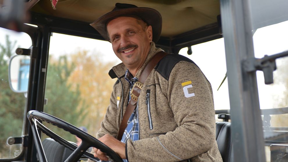 Hospodár Martin má novú pomocníčku! Exfarmárka na jeho statku kydá hnoj