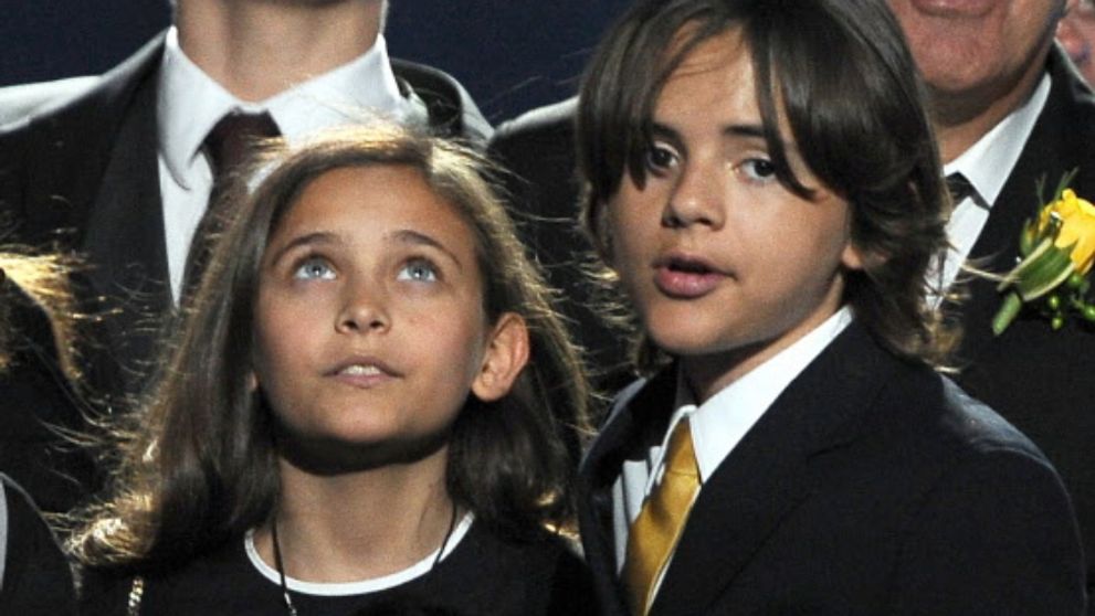 Jacksonove deti na verejnosti. Paris a Princea by ste dnes nespoznali