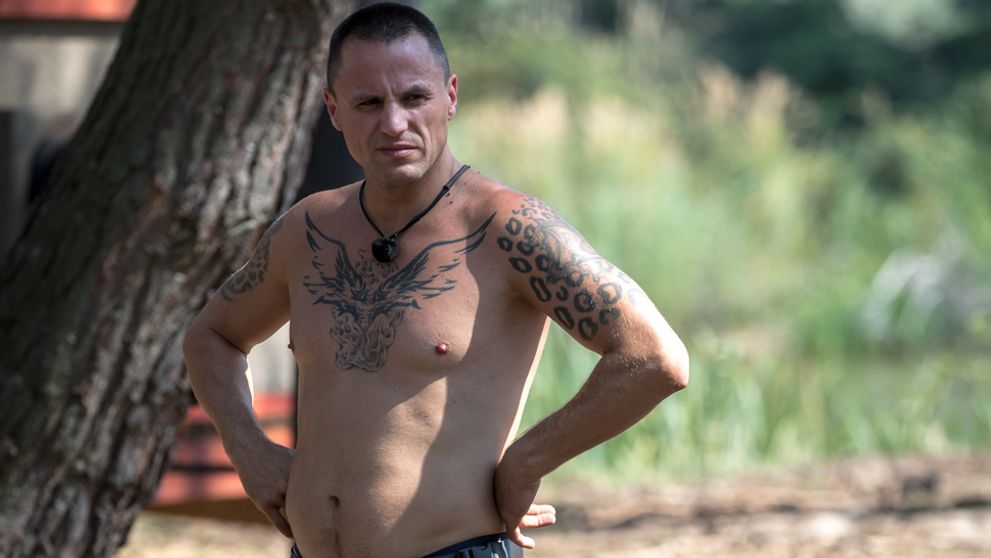 Prvý deň, prvé porušenie pravidiel: Mikla prepašoval na Farmu niečo, čo nemal