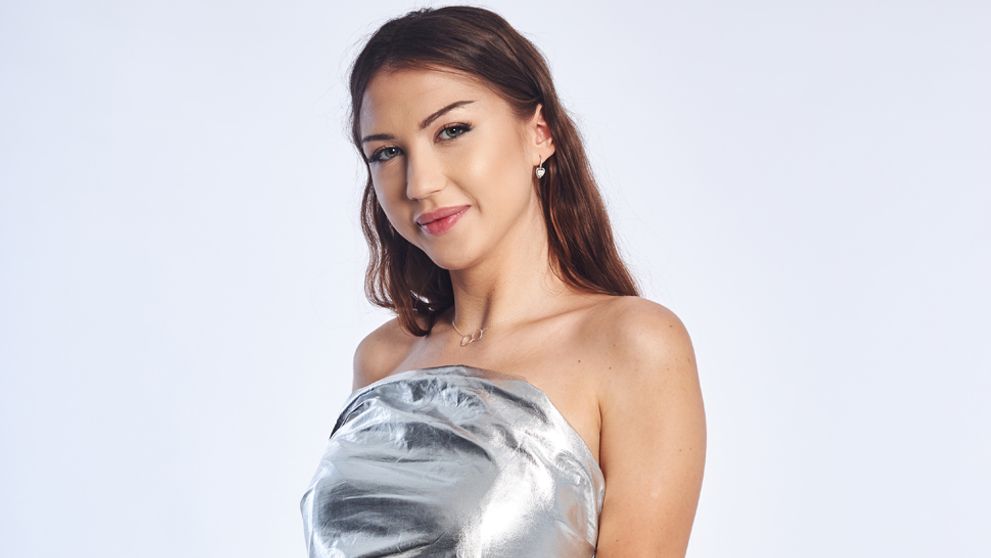 Ani káva, ani nikotín? To bude problém! Na Farme plánuje jazdiť na krave