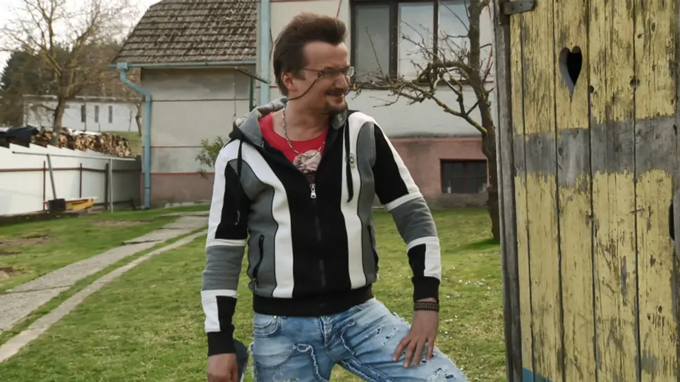 Brmbalík vytočený ako nikdy: Jeho milovaná je v ohrození!