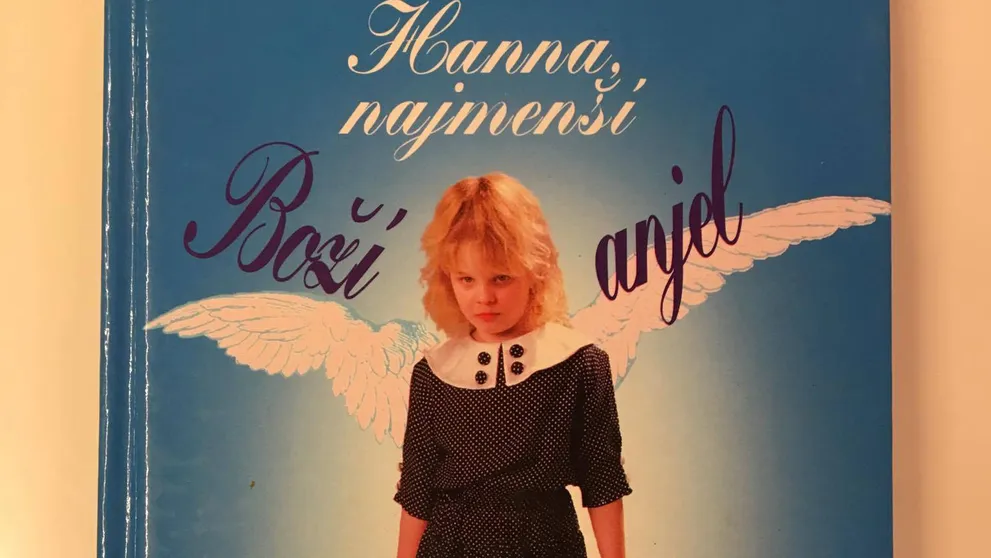 Viete, kto je toto rozkošné dievčatko z obalu knihy? Vyrástla z nej krásna moderátorka