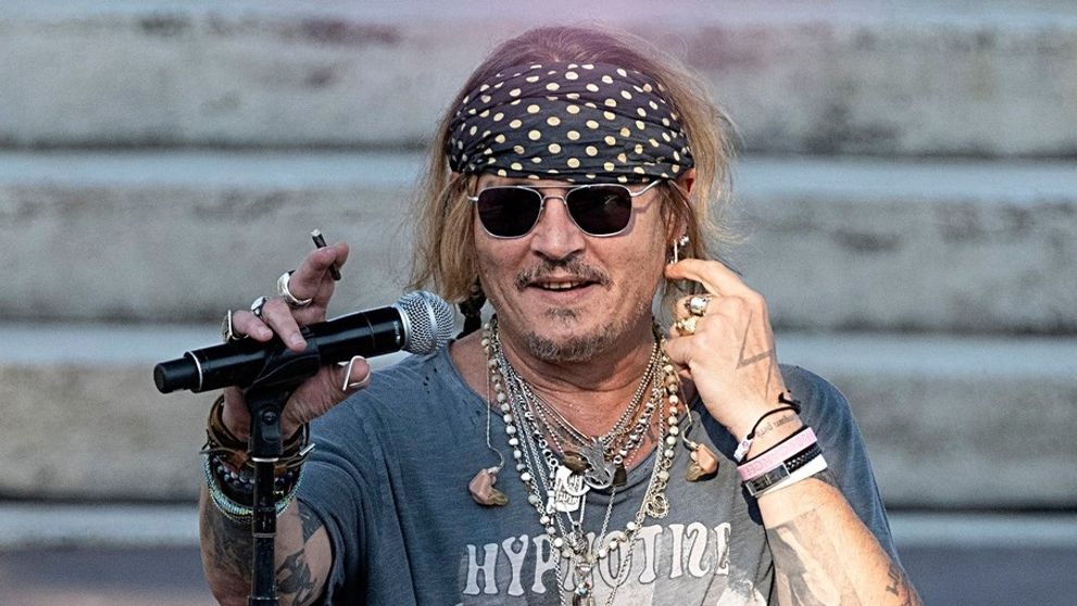 Ale Johnny, ktože je tá žena po tvojom boku? Dvojicu nafotili spolu v Taliansku