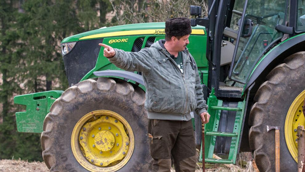 Hospodár je nervózny: Chce vedieť, kto na Farme nerobil nič!