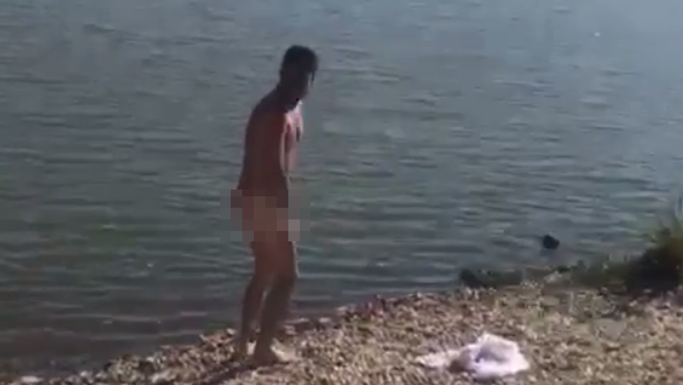 Sexy slovenský herec šiel donaha: Taký detailný záber sme nečakali