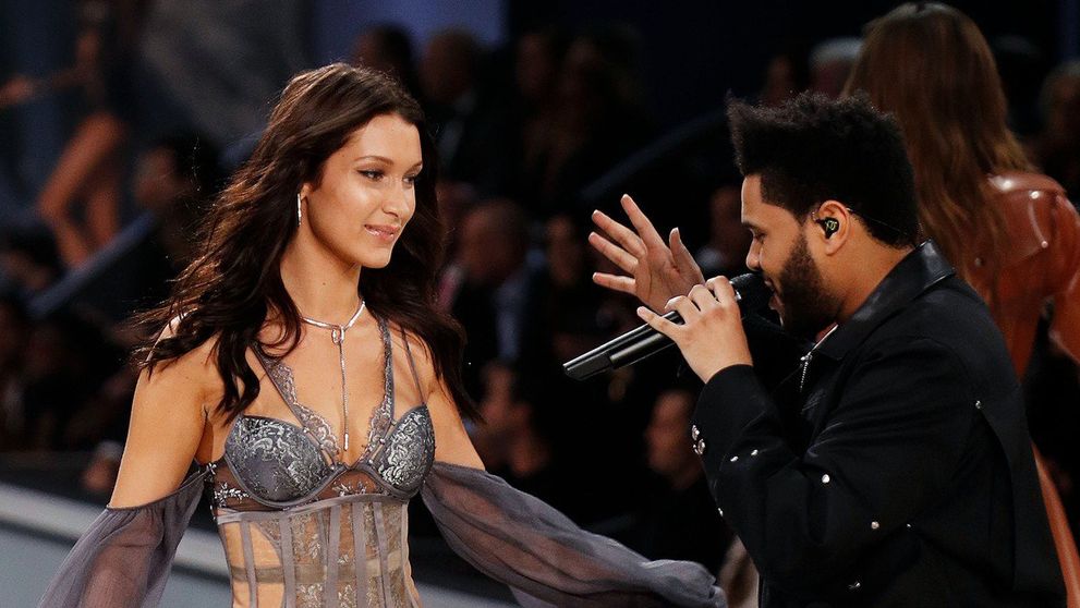 The Weeknd a Bella Hadid pár netvoria. Toto vyjadrenie však Selenu zabolí