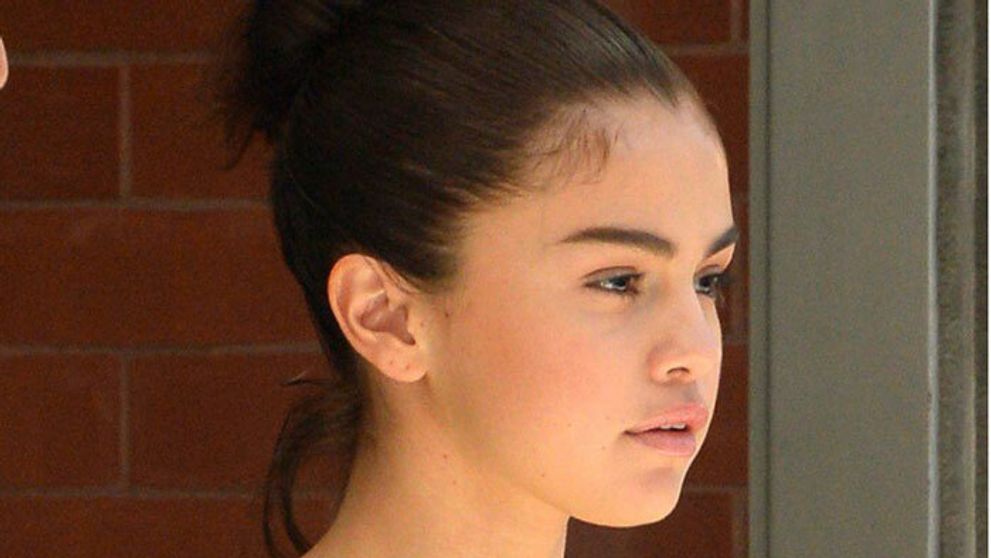 Do ulíc New Yorku jedine bez podprsenky. Selena Gomez sa nebabrala a šla rovno naostro