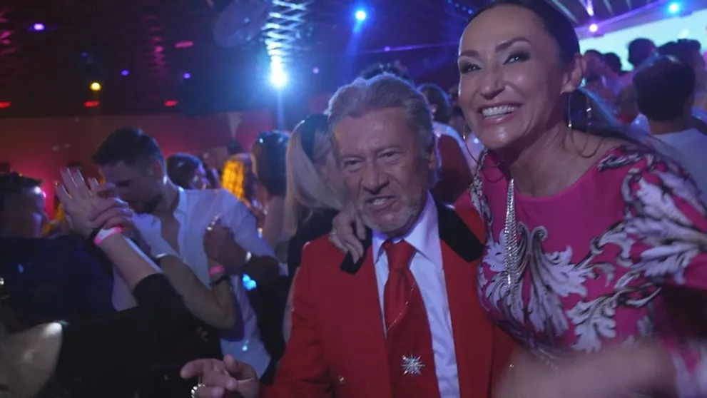 Sisa a Juraj Lelkešovci spôsobili na diskotéke ošiaľ: Ľudia sa im hádzali okolo krku