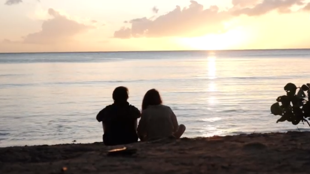 Stratia sa v džungli, prečo by si nedopriali aj intímne chvíle. Martin zavaril Pítrovi a Andrei