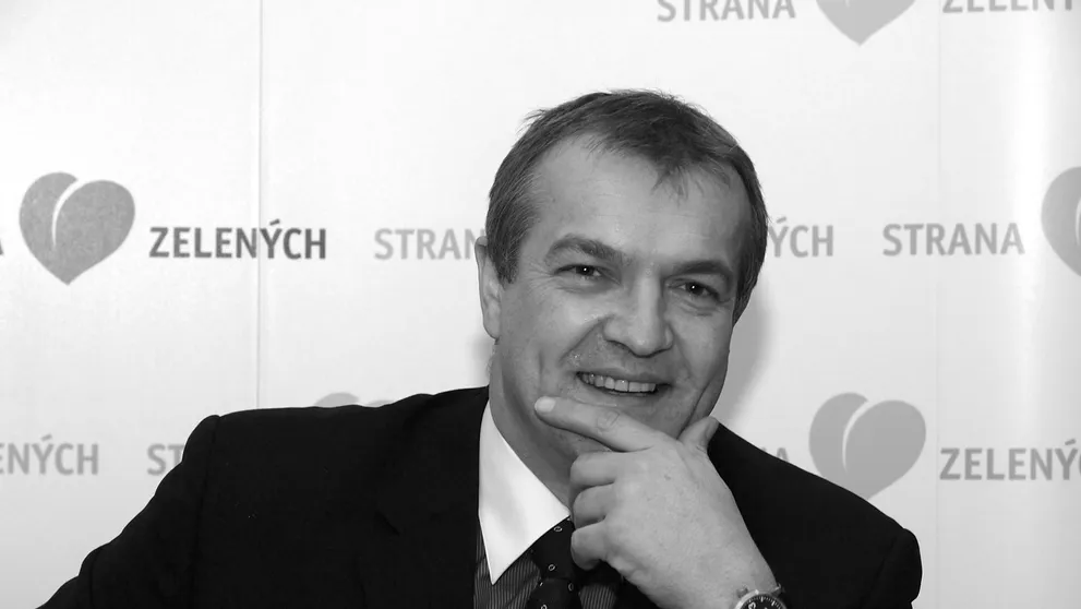 Zomrel náš bývalý kolega, herec a politik Robo Beňo