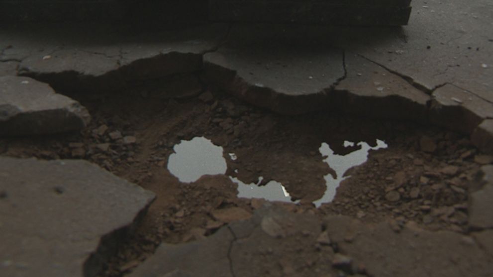 Jeden z bratislavských mostov je ako deravý syr. Ľudia sa boja, že sa pod nimi prepadne