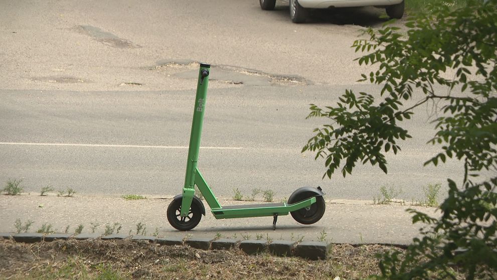 Bratislava si posvieti na zdieľané elektrobežky. Na dodržiavanie predpisov má dohliadať aj operátor