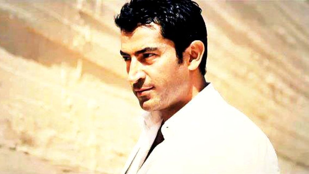 Miliónový kontrakt pre fešáka Ezela!