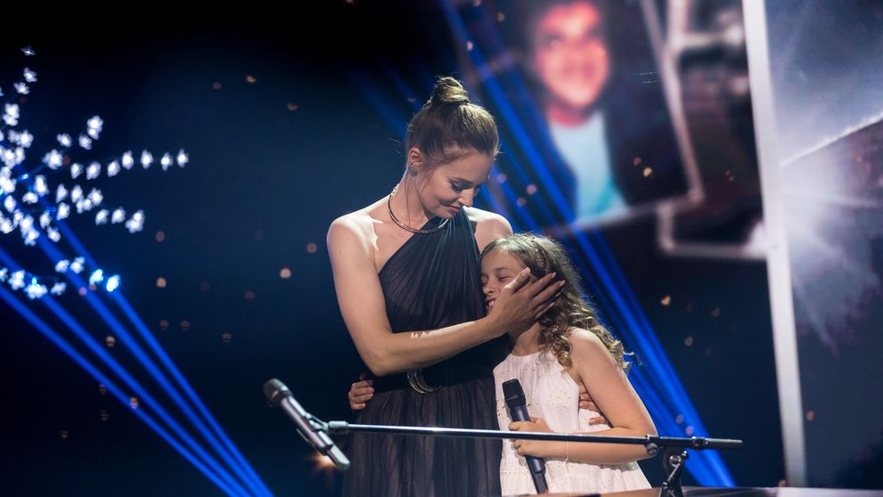 Ani jedno oko nezostalo suché. Dojemný duet Márie Čírovej s dcérou ako pocta Mekymu