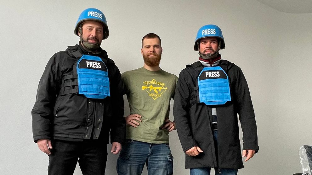 Štáb Televíznych novín vyrazil na Ukrajinu. Absolvoval špeciálnu prípravu