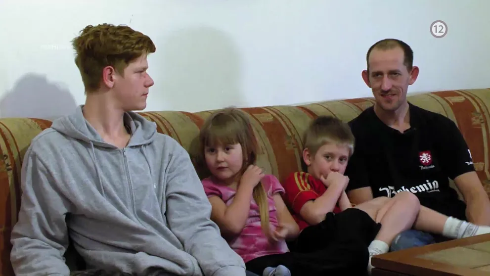 Zamenenú manželku čaká veľká výzva: Lenivý manžel nalepený nonstop na počítači!