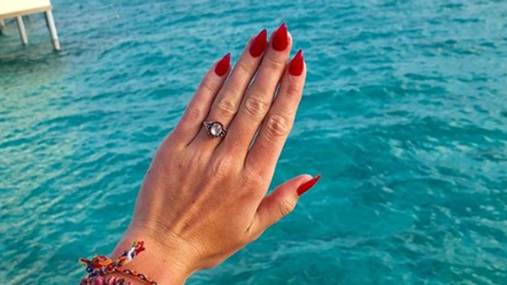 Ďalšia svadba v našom šoubiznise! Pozrite, kto dostal tento luxusný prsteň