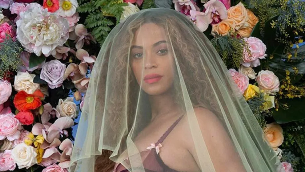 TOP 10 najlajkovanejších fotiek na Instagrame: Beyoncé vyhrala len o chlp