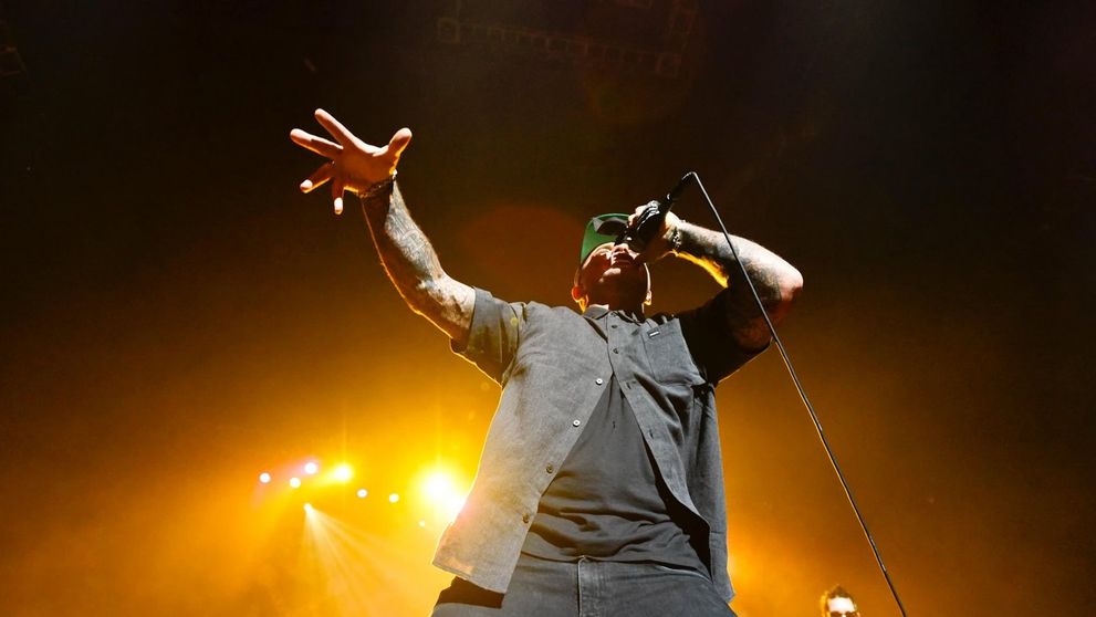 Spevák legendárneho hitu zomrel vo veku 49 rokov: Túto pesničku miluje azda každý