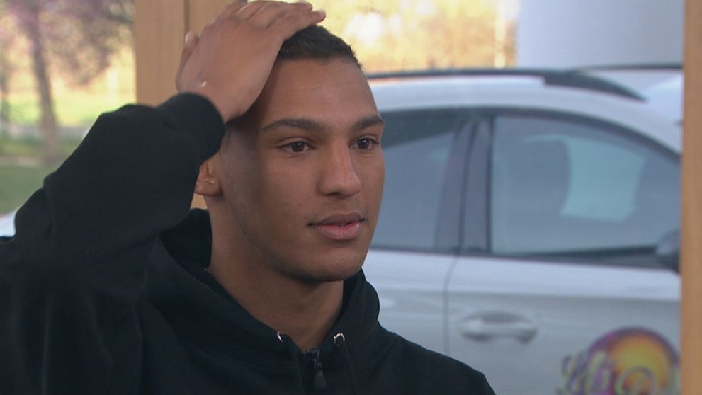 Zbavil sa ikonickej hrivy: Reakcia okolia ho prekvapila