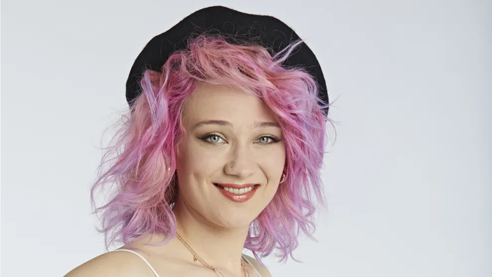 Tereza Mašková ako česká a slovenská Rihanna. Ktorá sa vydarila viac?
