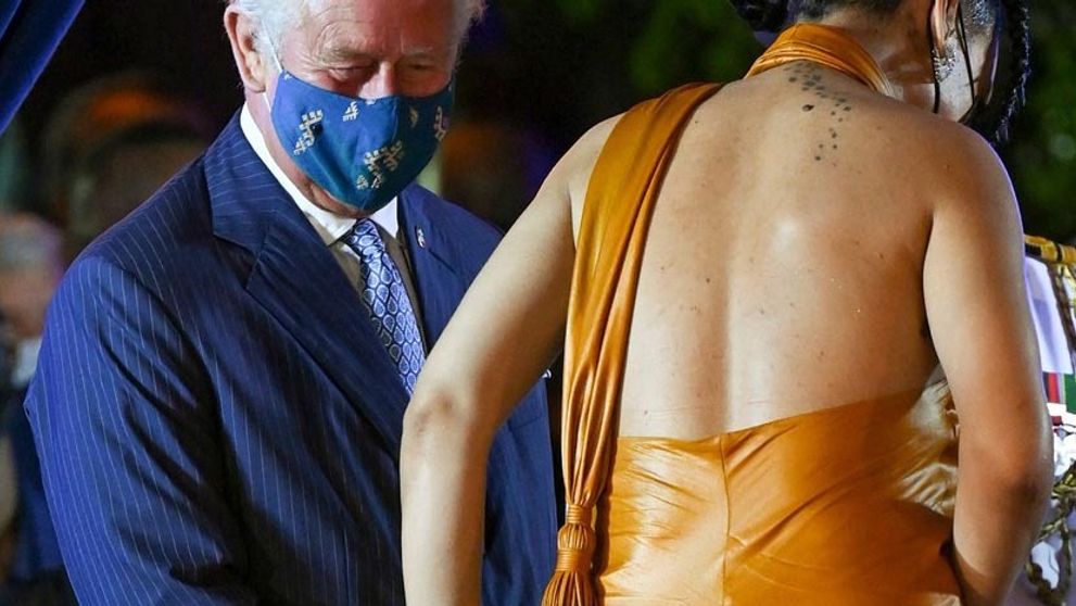 Princ Charles na stretnutí s Rihannou: Kam sa jej to pozeral?