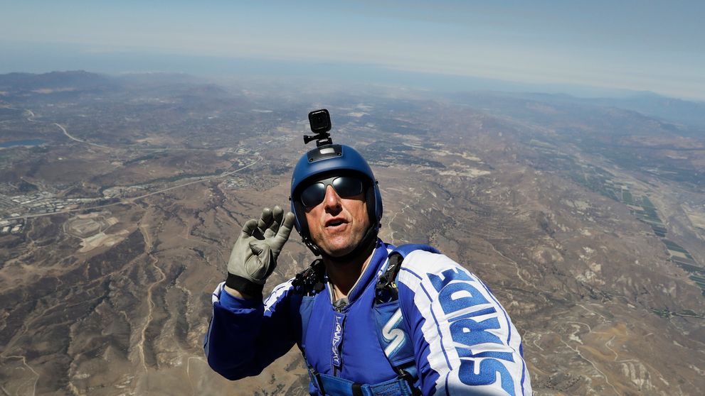 VIDEO: Parašutista bez padáku skočil z viac ako 7,5-kilometrovej výšky