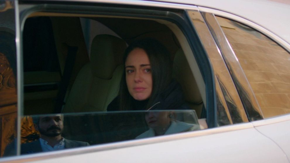 Spútaný motýľ: 101. a 102. epizóda