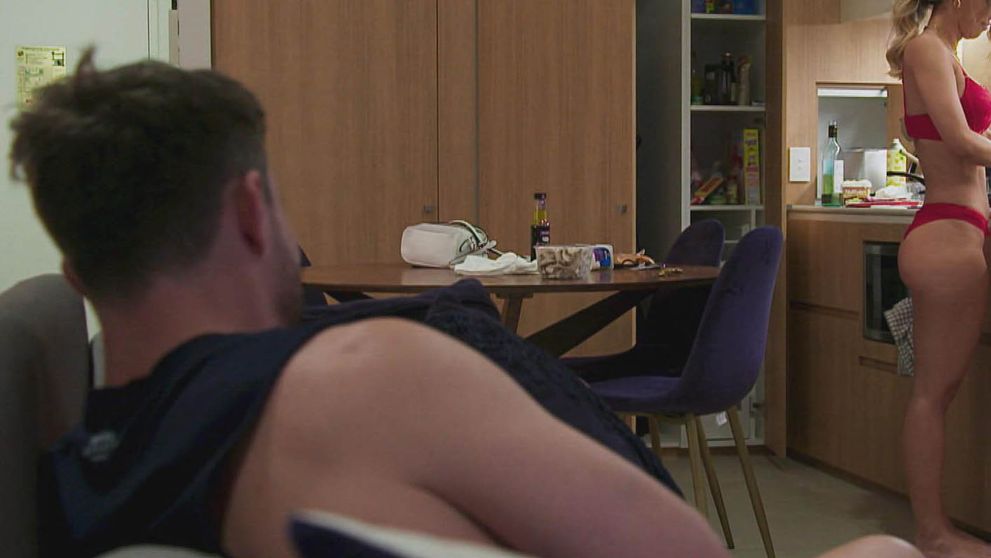 Najpikantnejšia scéna zo šou: Varila mu v spodnej bielizni