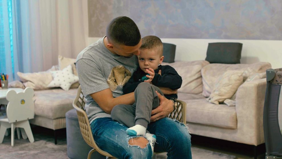 Vymení loptu za sociálne siete? Jeho videá sa stali hitom!