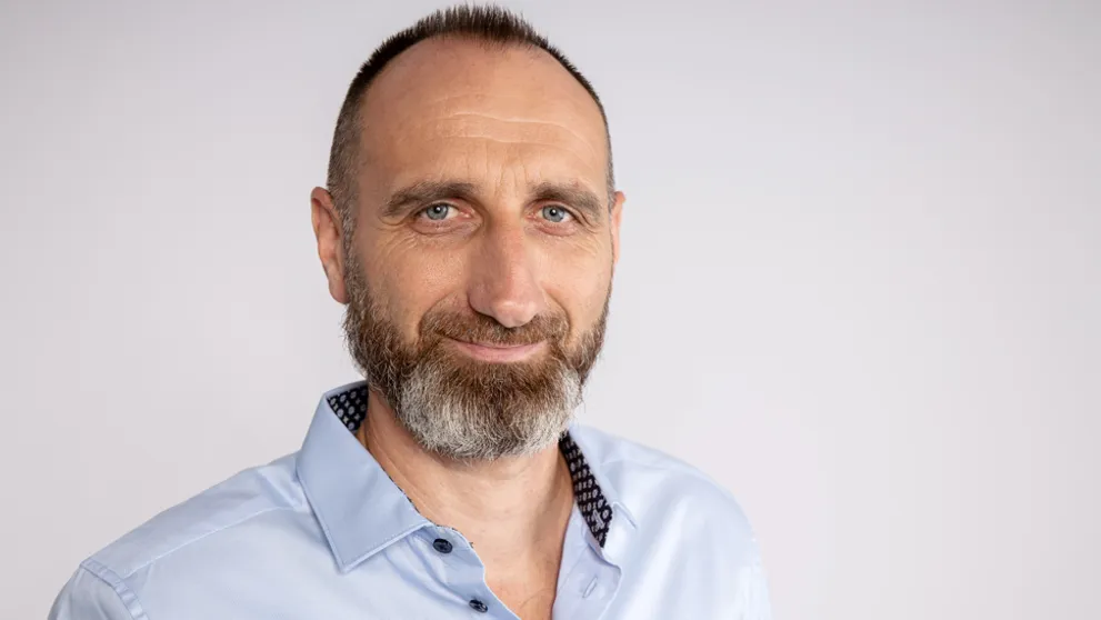 Pomôže mu na Farme šťastie kominára? Velí stovkám vojakov a opraví aj tank!
