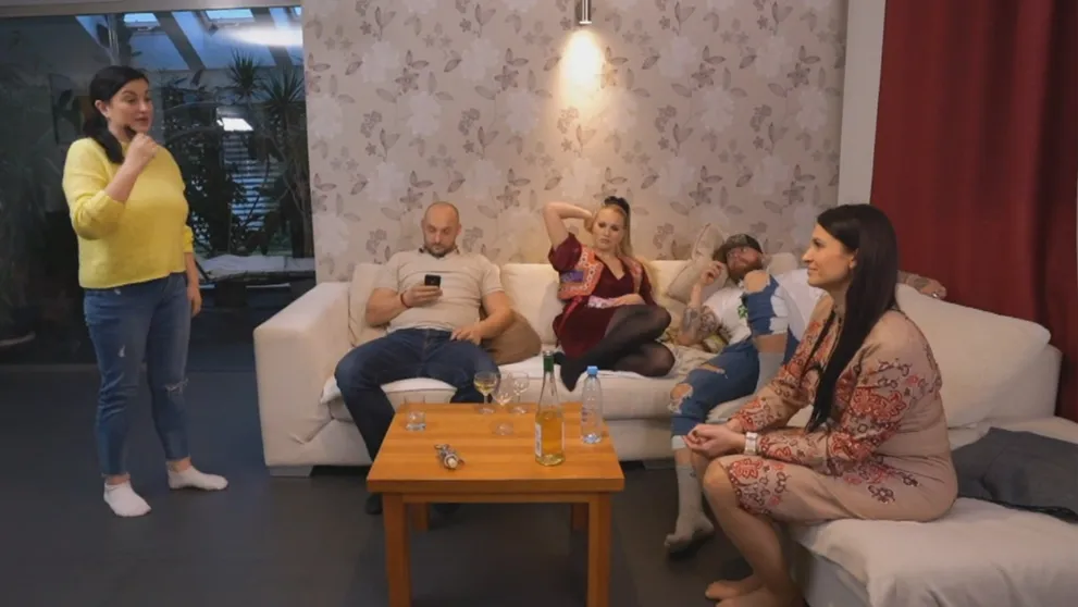 Poriadne strápnená Tete. Miška u nej doma zaťala do živého