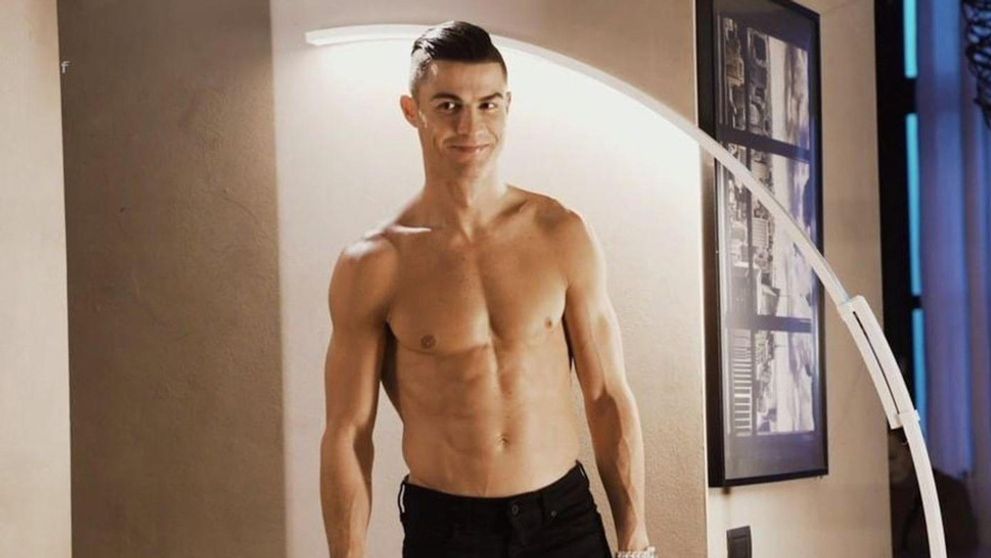 Sexy futbalista má narodeniny. Toto sú najhorúcejšie zábery jeho tela